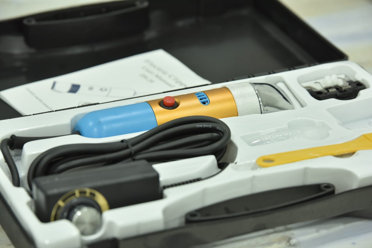 Professional Electric Tufting Clipper Machine Kit – High-Speed Carpet Tufting Shearing & Rug Trimming Tool with Spare Blade, Cleaning Brush and Carry Case